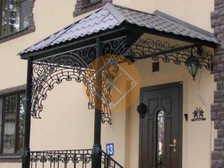 стальной козырек из металлочерепицы